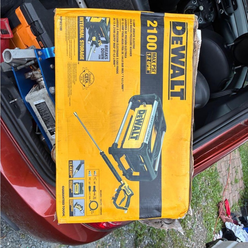 DEWALT Yellow and Black Pressure Washer